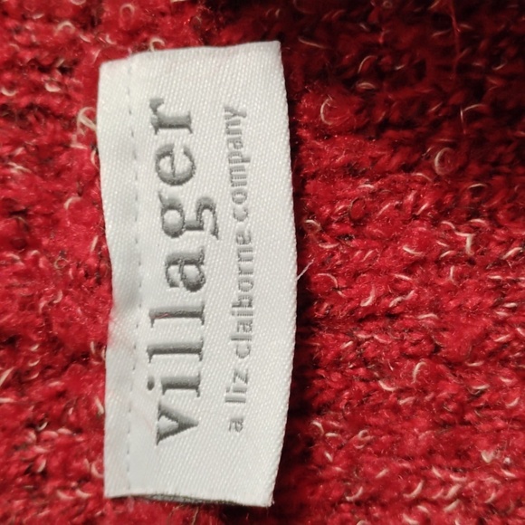Villager hooded sweater in red with white and black threads. Size L - Picture 3 of 6
